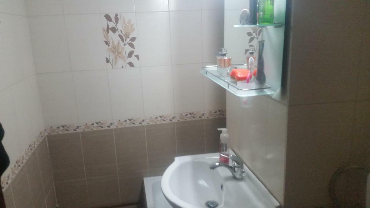 Sfanta Ecaterina - Garsoniera Alba Iulia Apartamento Exterior foto