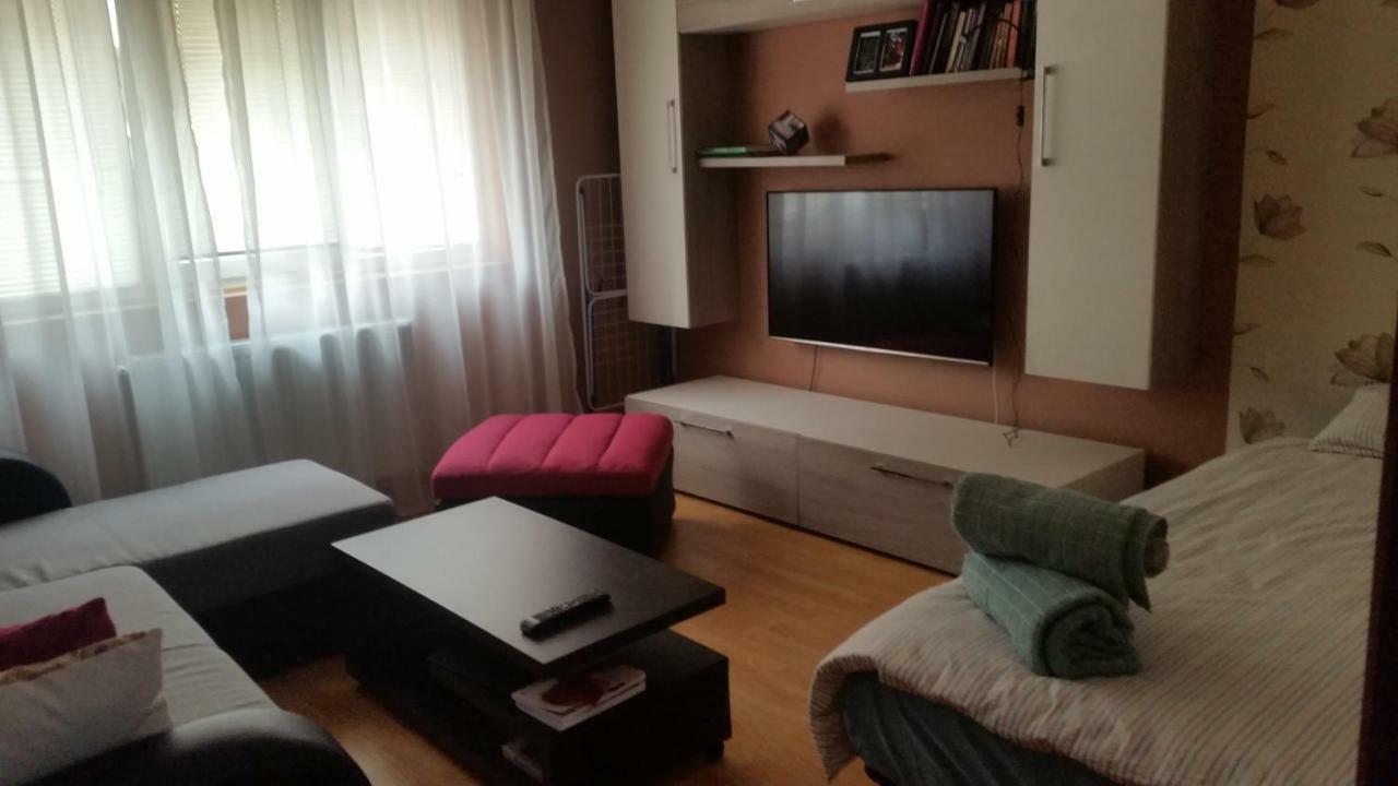 Sfanta Ecaterina - Garsoniera Alba Iulia Apartamento Exterior foto